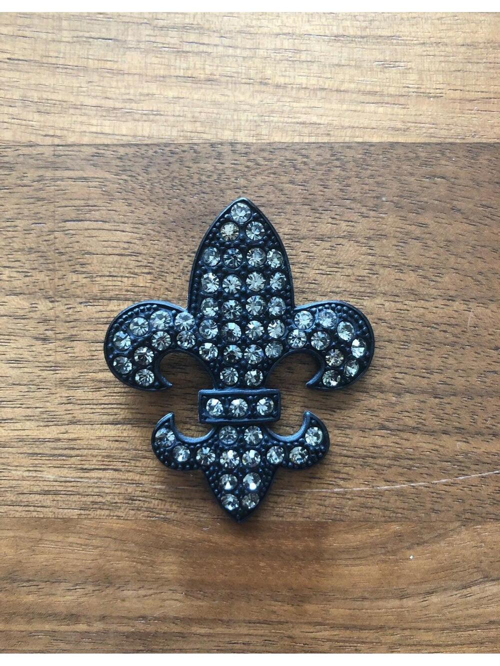 Fleur de lis black crystal pendant